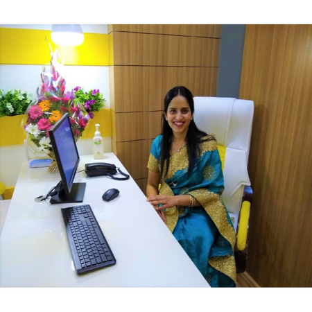 Best Obstetrician Gynecologist Pune Dr. Sneha Trivedi